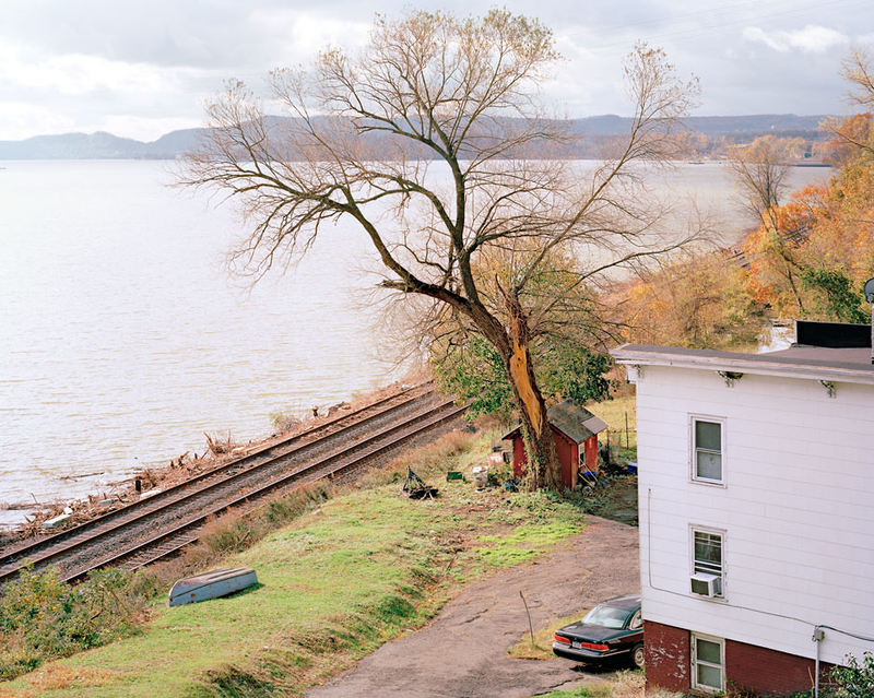 Illustration for article titled Beautiful Lonely Railroads Winding Through America's Landscape